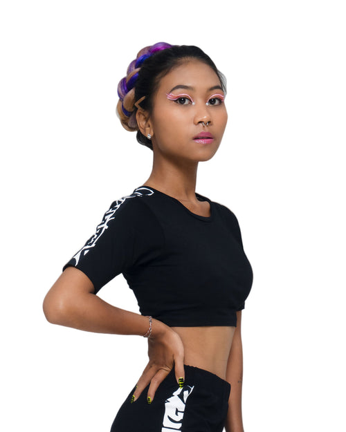BLACK STRIPE CROP TEE