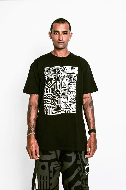 BLACK AR T-SHIRT (AUGMENTED REALITY ANIMATION ACTIVATED)